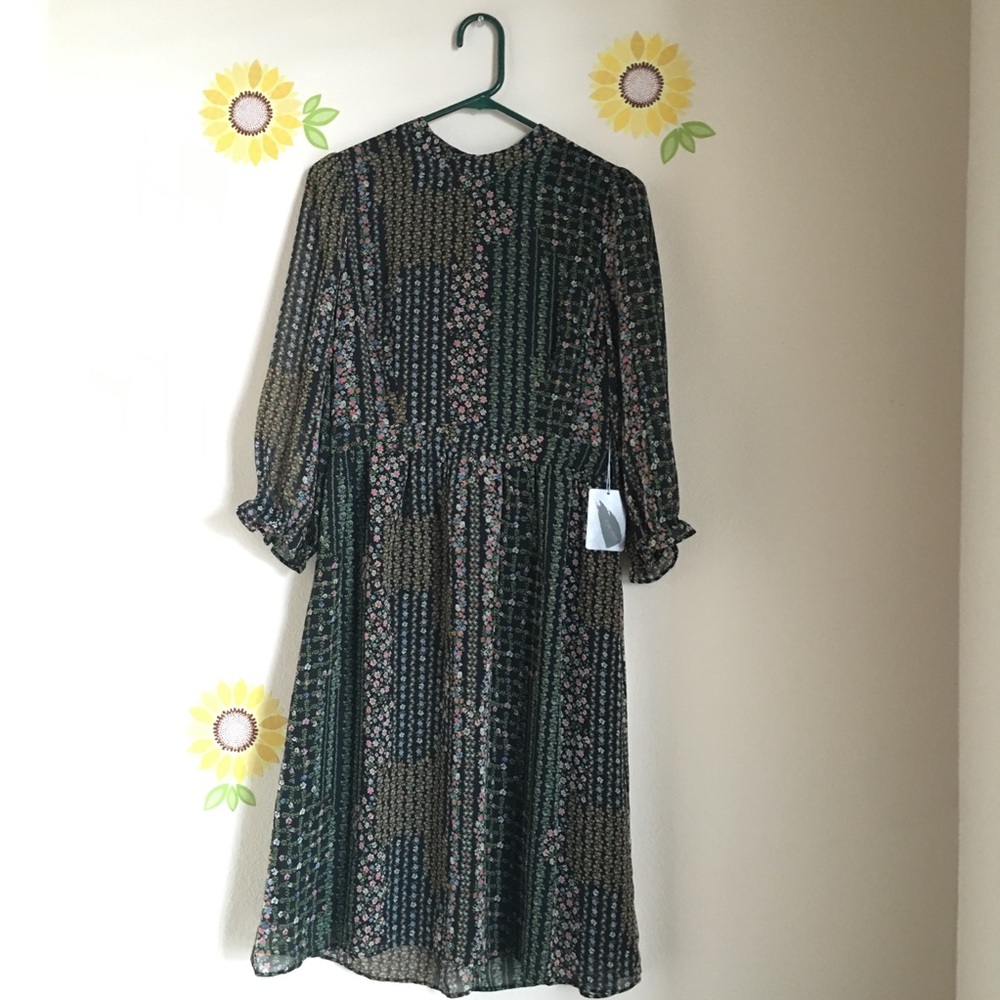 Forever 21 knee length floral dress NWT